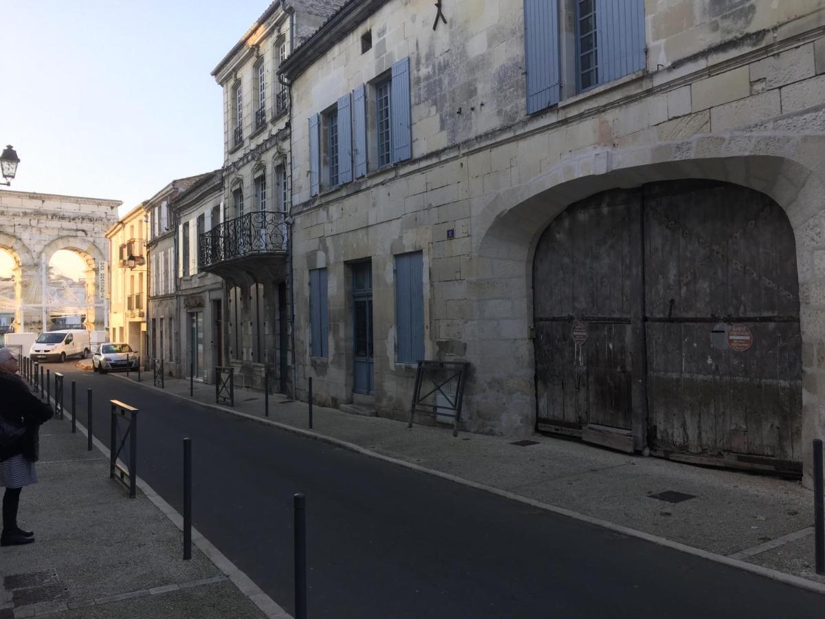 Apart d'Arc Saintes Extérieur photo