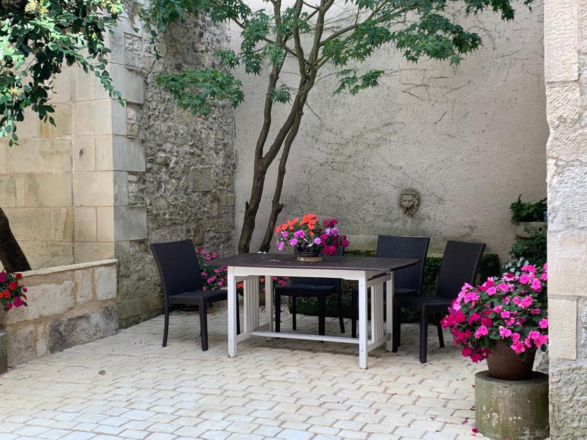 Apart d'Arc Saintes Extérieur photo