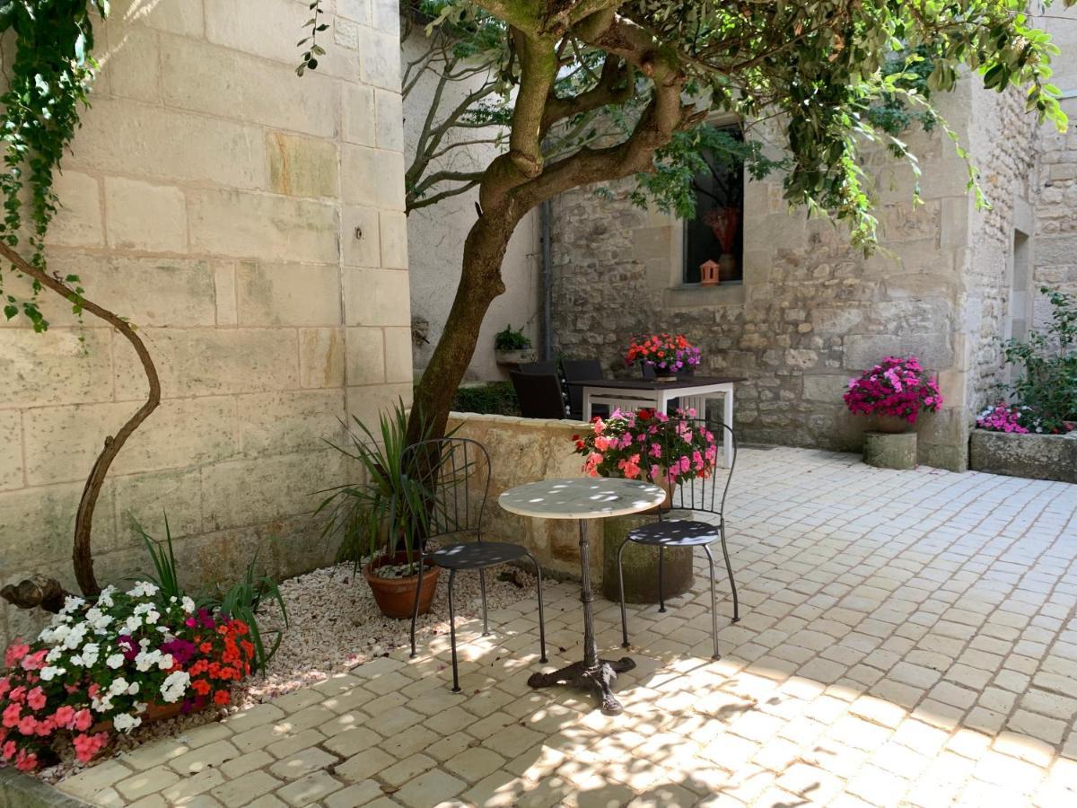 Apart d'Arc Saintes Extérieur photo